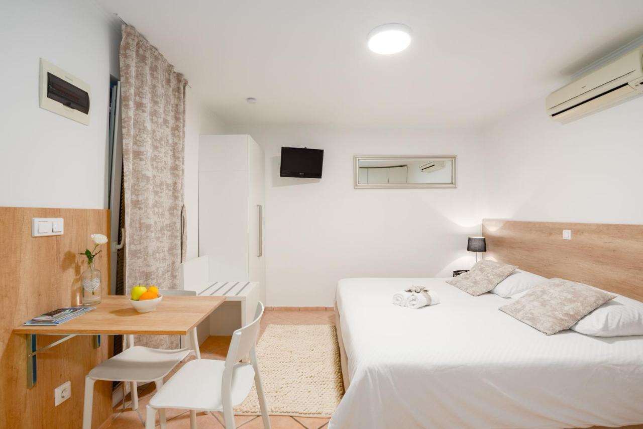 Apartments & Rooms Buble Trogir Exteriör bild
