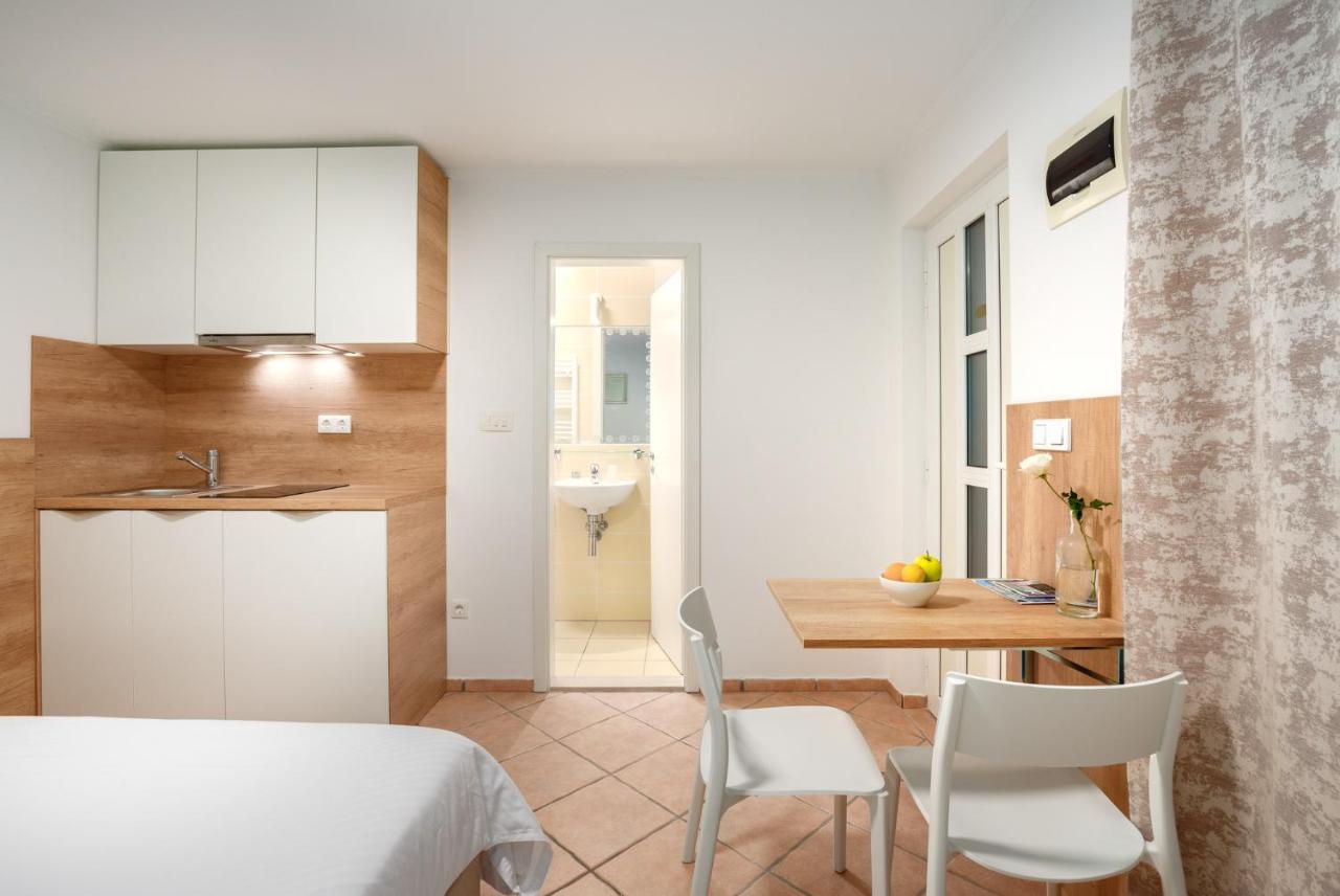 Apartments & Rooms Buble Trogir Exteriör bild