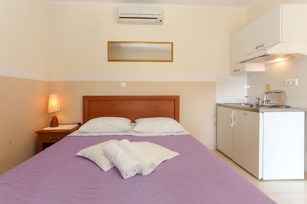 Apartments & Rooms Buble Trogir Exteriör bild